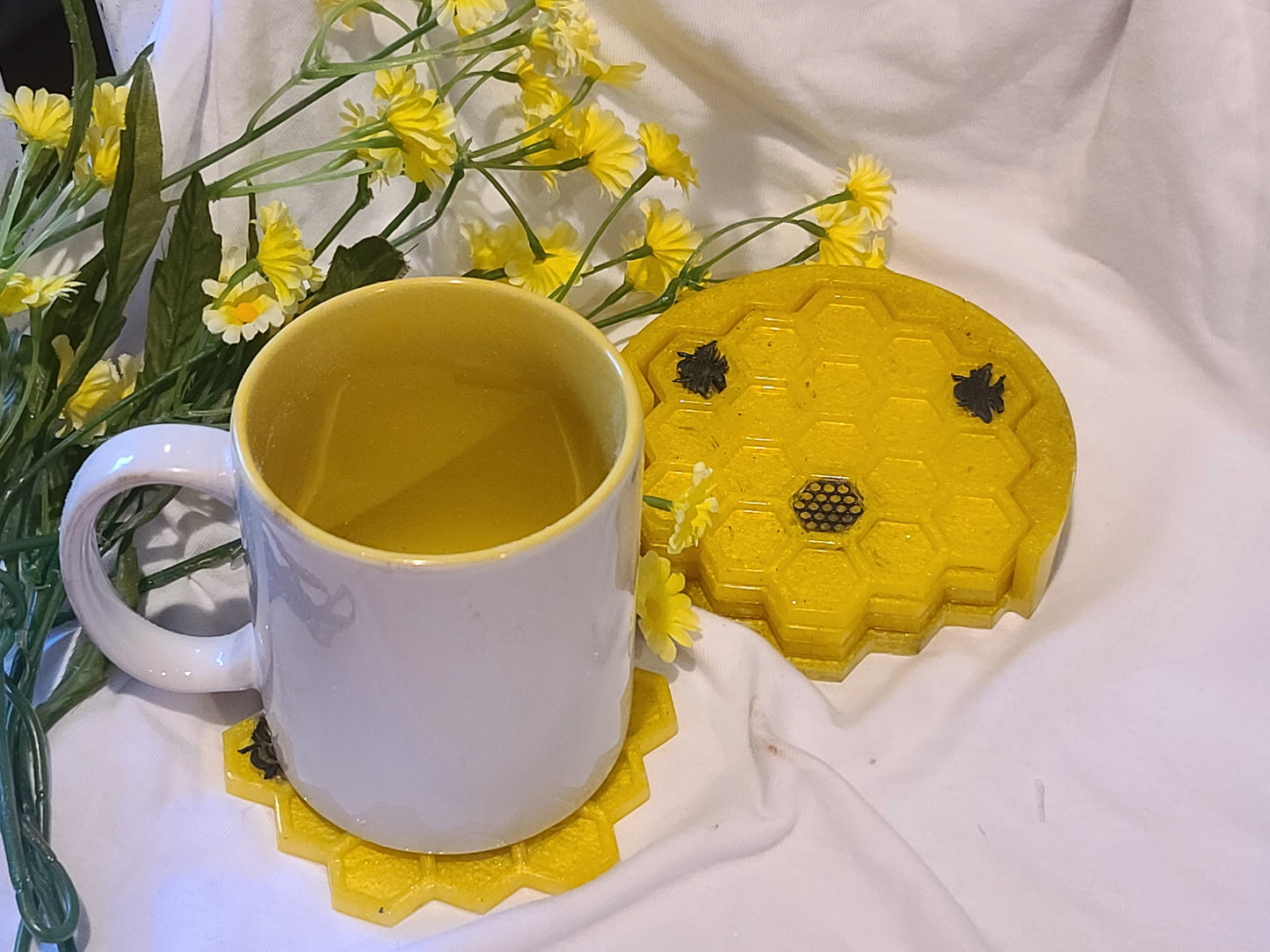 Honeycomb Bumbebee Nesting Coaster Set, w/Holder